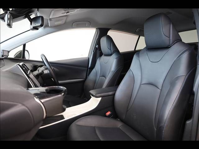 TOYOTA PRIUS 2016 Image 31