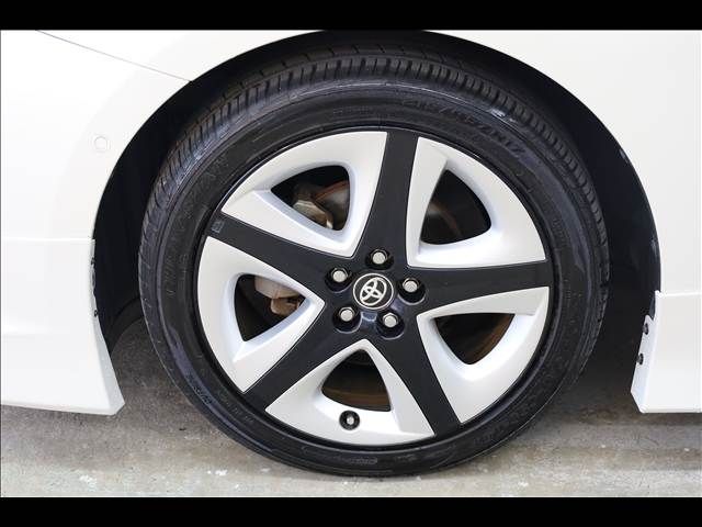 TOYOTA PRIUS 2016 Image 31