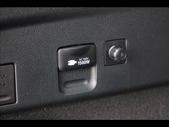 TOYOTA PRIUS PHV 2020 Image 31