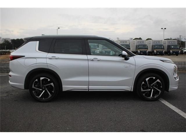 MITSUBISHI OUTLANDER PHEV 2022 Image 31