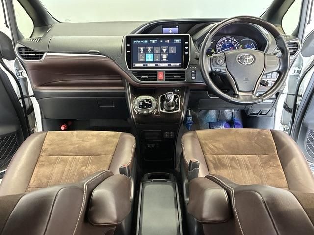 TOYOTA ESQUIRE HYBRID 2018 Image 31