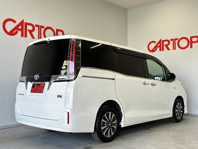 TOYOTA ESQUIRE HYBRID 2018 Image 31