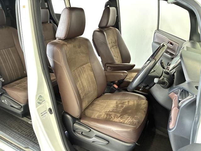 TOYOTA ESQUIRE HYBRID 2018 Image 31