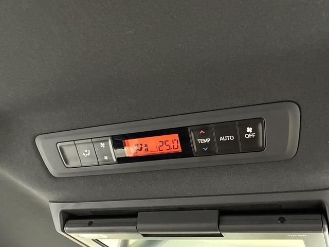 TOYOTA ESQUIRE HYBRID 2018 Image 31