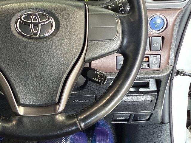 TOYOTA ESQUIRE HYBRID 2018 Image 31