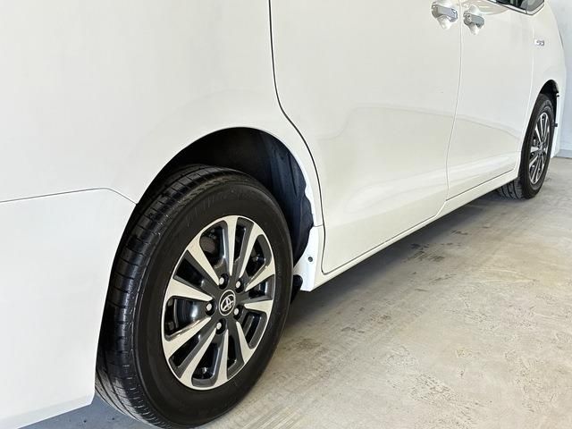 TOYOTA ESQUIRE HYBRID 2018 Image 31