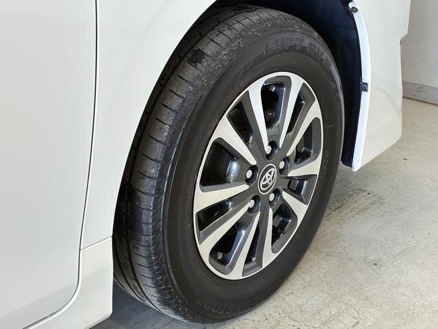 TOYOTA ESQUIRE HYBRID 2018 Image 31