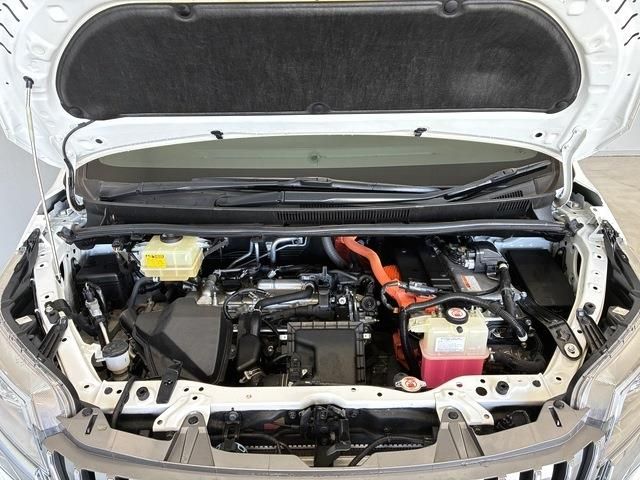 TOYOTA ESQUIRE HYBRID 2018 Image 31