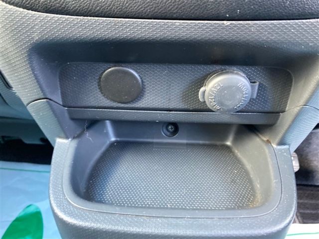 SUZUKI SOLIO BANDIT 4WD 2013 Image 31