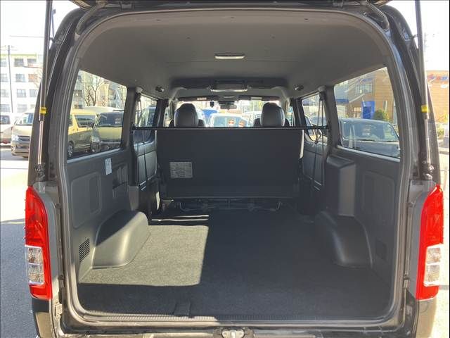 TOYOTA HIACE VAN 4WD 2023 Image 31