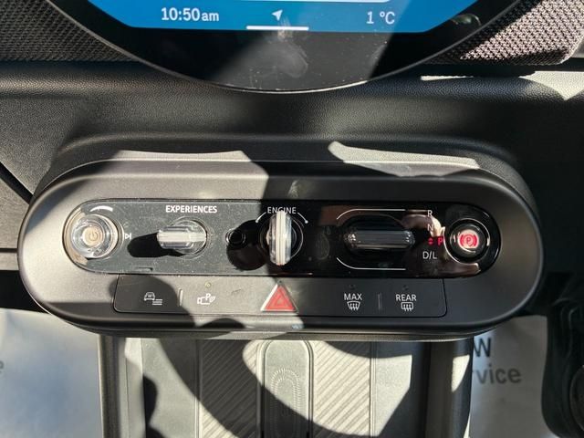 BMW MINI COOPER OPEN 2025 Image 31