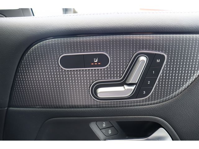 MERCEDES BENZ GLB 2020 Image 31