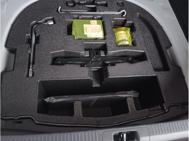 TOYOTA CAMRY HYBRID 2020 Image 31