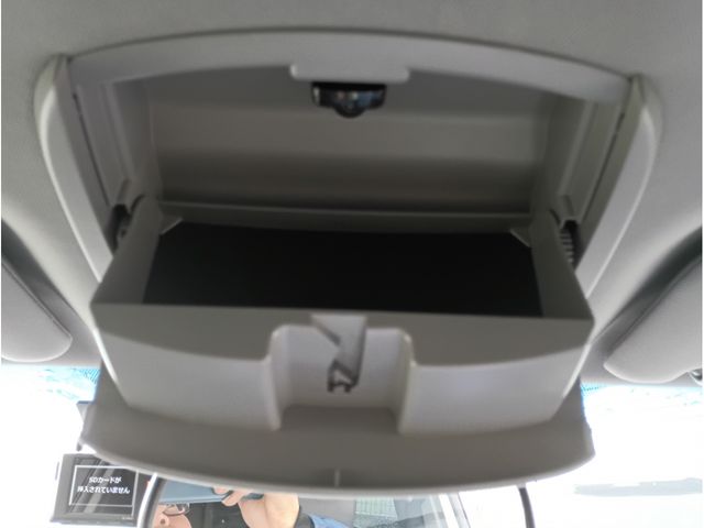 TOYOTA CAMRY HYBRID 2020 Image 31