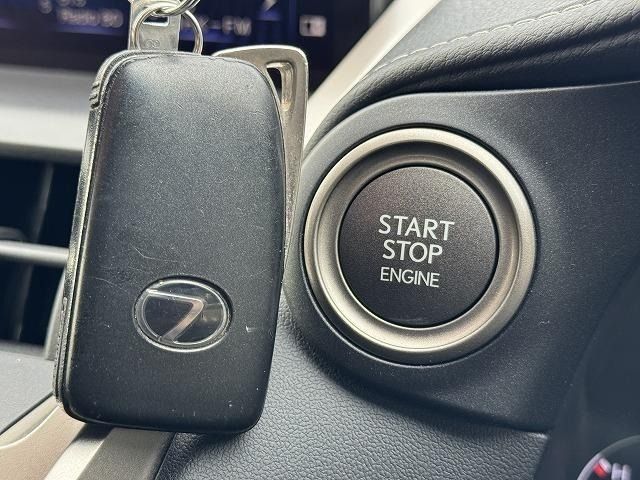 TOYOTA LEXUS NX300 2017 Image 31