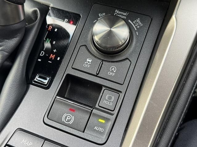 TOYOTA LEXUS NX300 2017 Image 31