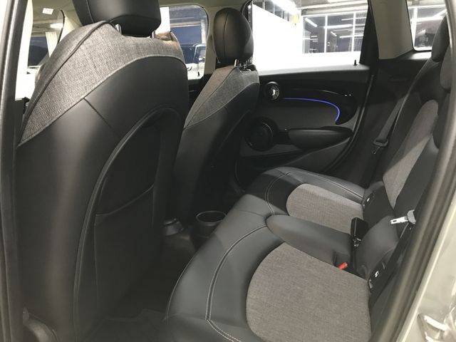 BMW MINI COOPER D 5DOOR 2021 Image 31