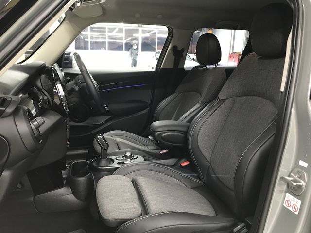 BMW MINI COOPER D 5DOOR 2021 Image 31