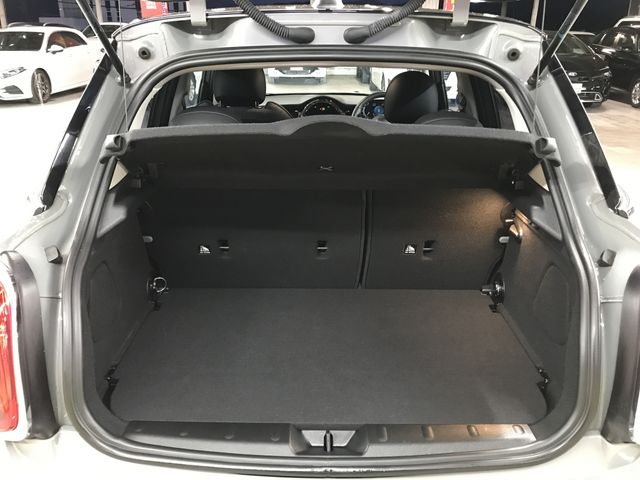 BMW MINI COOPER D 5DOOR 2021 Image 31