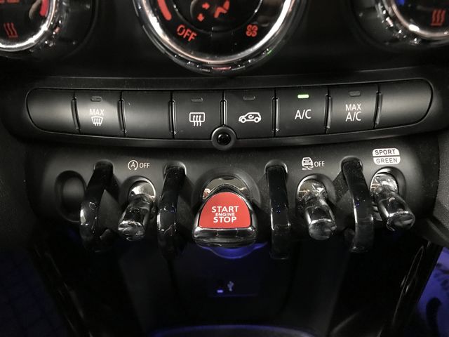 BMW MINI COOPER D 5DOOR 2021 Image 31