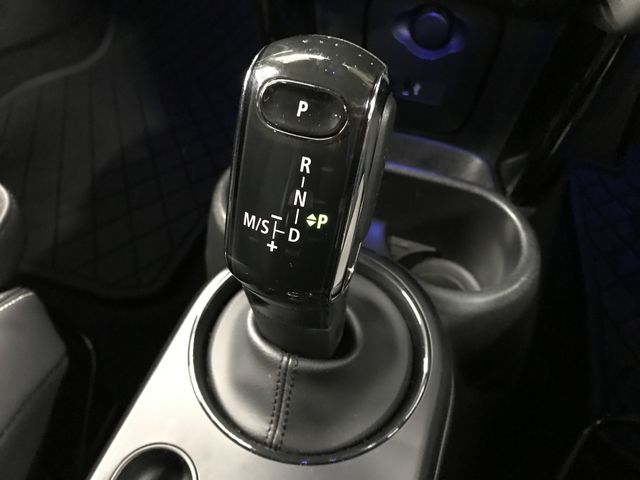 BMW MINI COOPER D 5DOOR 2021 Image 31