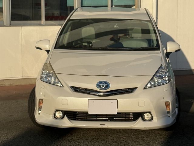TOYOTA PRIUS ALPHA 2013 Image 31