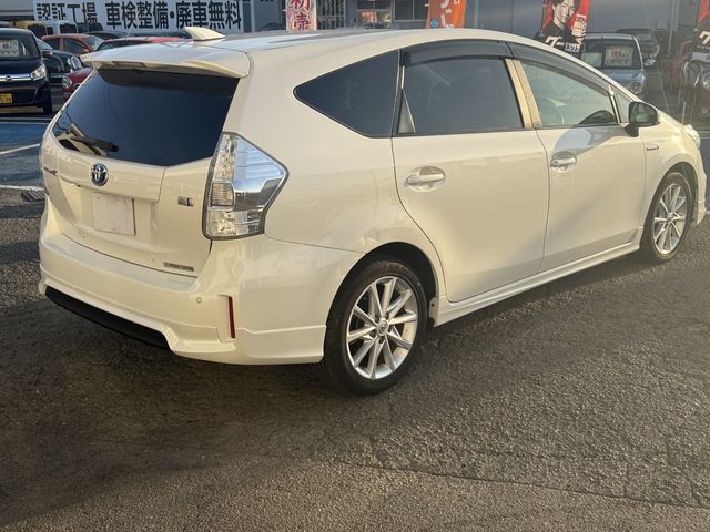 TOYOTA PRIUS ALPHA 2013 Image 31