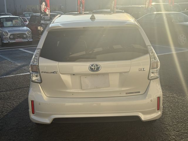 TOYOTA PRIUS ALPHA 2013 Image 31