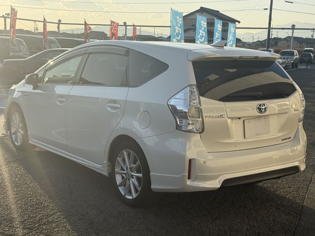 TOYOTA PRIUS ALPHA 2013 Image 31