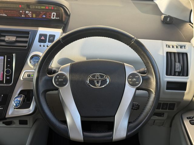 TOYOTA PRIUS ALPHA 2013 Image 31