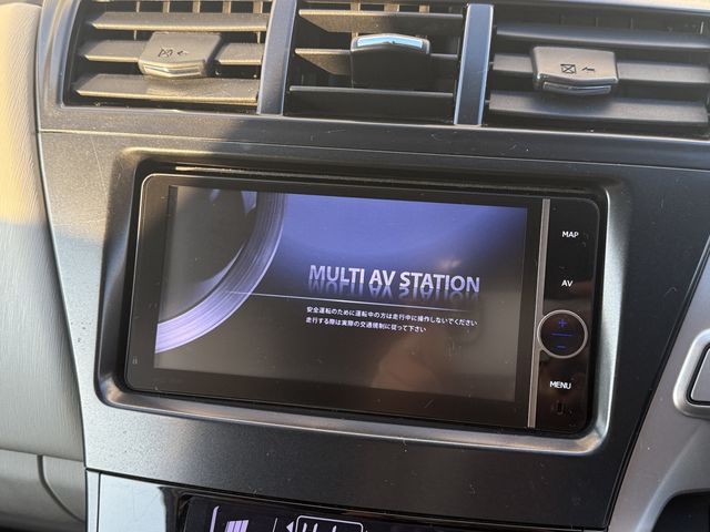 TOYOTA PRIUS ALPHA 2013 Image 31