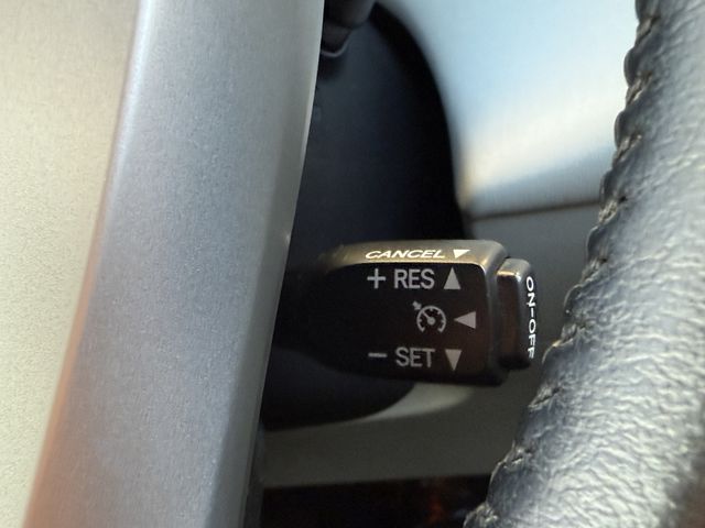 TOYOTA PRIUS ALPHA 2013 Image 31