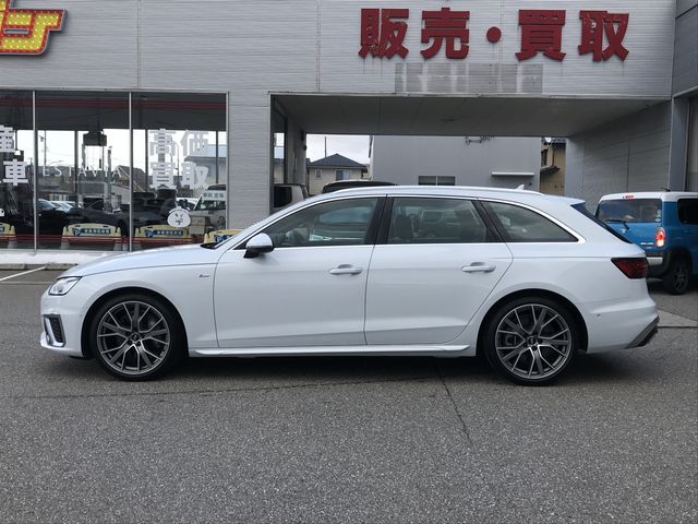 AUDI A4 AVANT 2020 Image 31