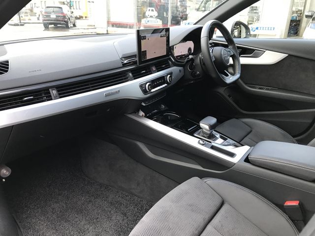 AUDI A4 AVANT 2020 Image 31