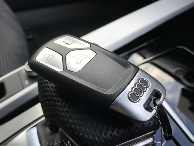 AUDI A4 AVANT 2020 Image 31