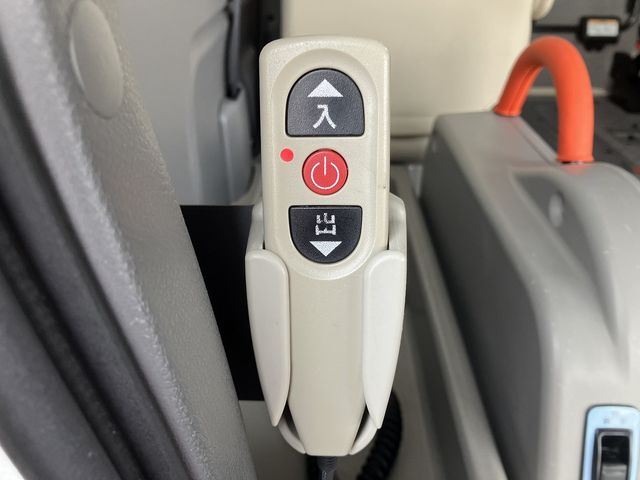 NISSAN NV350 CARAVAN 4WD 2019 Image 31