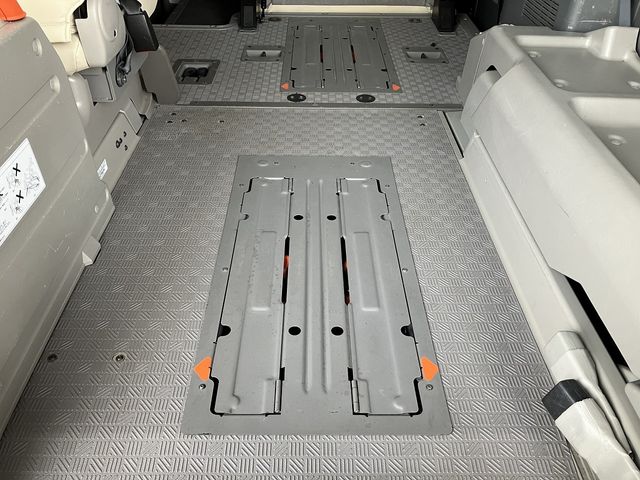 NISSAN NV350 CARAVAN 4WD 2019 Image 31