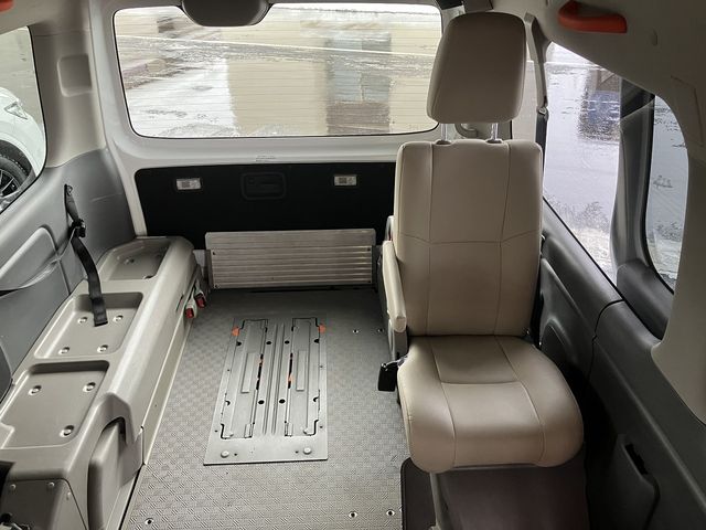 NISSAN NV350 CARAVAN 4WD 2019 Image 31