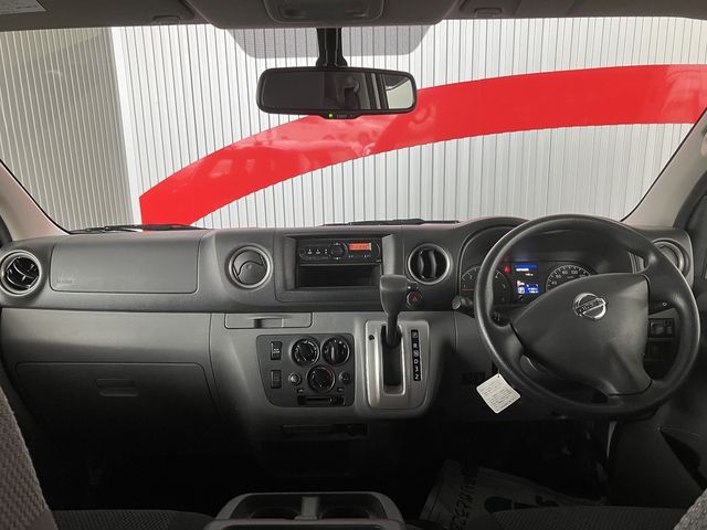 NISSAN NV350 CARAVAN 4WD 2019 Image 31