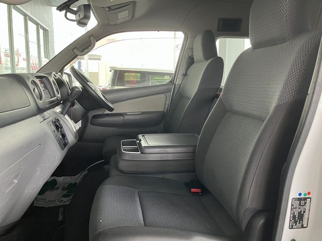 NISSAN NV350 CARAVAN 4WD 2019 Image 31