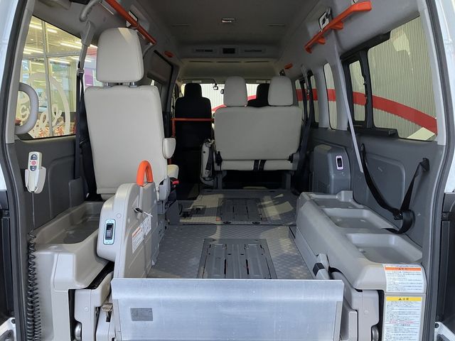 NISSAN NV350 CARAVAN 4WD 2018 Image 31