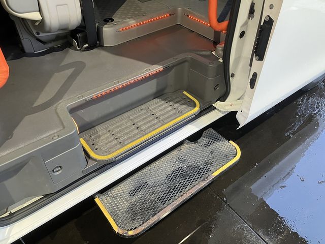 NISSAN NV350 CARAVAN 4WD 2018 Image 31