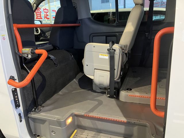 NISSAN NV350 CARAVAN 4WD 2018 Image 31