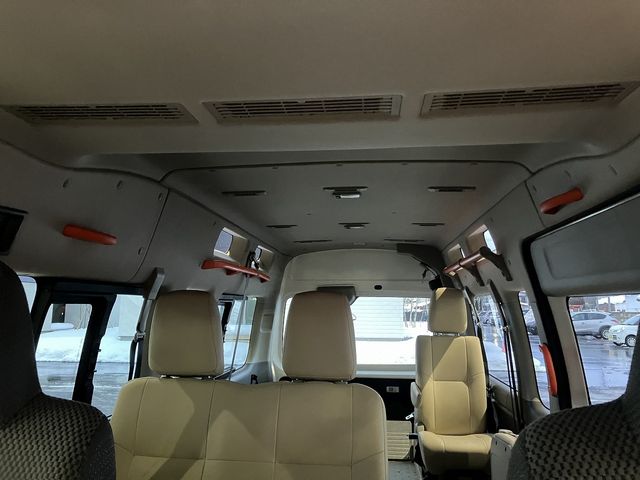 NISSAN NV350 CARAVAN 4WD 2018 Image 31