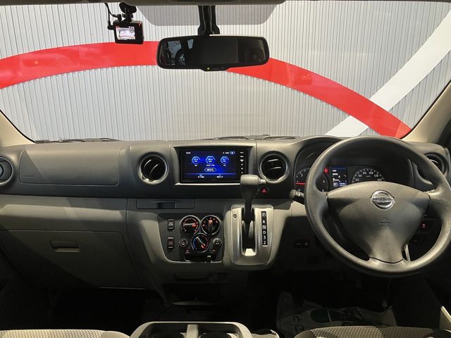 NISSAN NV350 CARAVAN 4WD 2018 Image 31