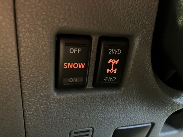 NISSAN NV350 CARAVAN 4WD 2018 Image 31