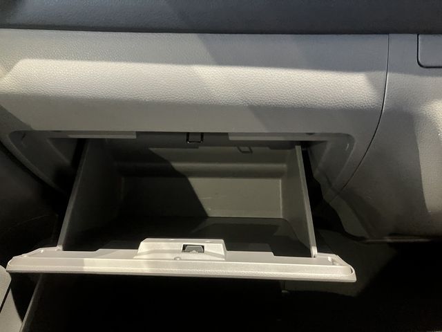 NISSAN NV350 CARAVAN 4WD 2018 Image 31