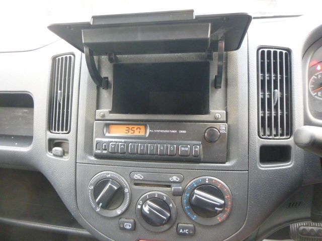 NISSAN AD 2013 Image 31