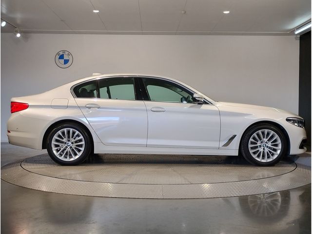 BMW 5SERIES SEDAN 2019 Image 31