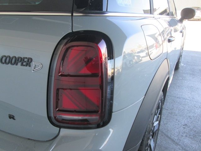 BMW MINI COOPER D CROSSO 2024 Image 31